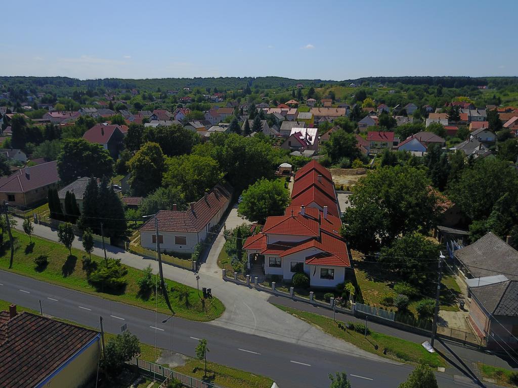 Aurora Haz Apartment Zalakaros Bagian luar foto